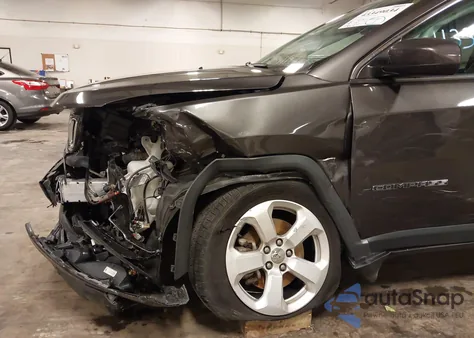 2018 Jeep Compass Latitude 4X4 from USA, damaged, VIN 3C4NJDBB7JT265897